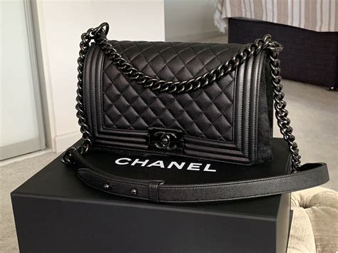 chanel boy bag schwarz|chanel black boyfriend bag.